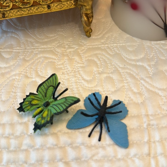 HER LITTLE BLACK BOOK BUNDLE - Picture 8 of 13